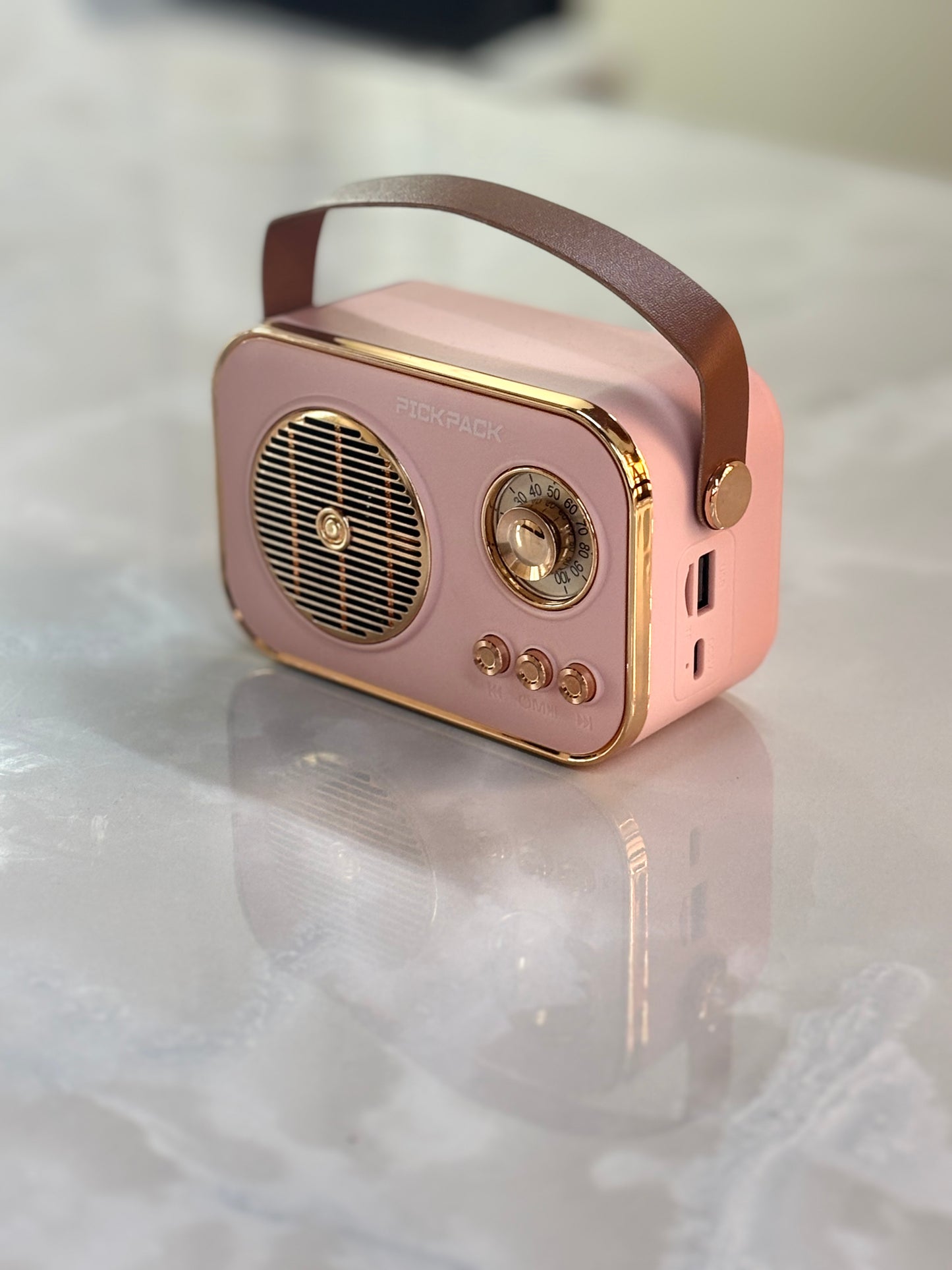 Vintage Pink Portable Bluetooth Speaker – Retro Mini Radio Design with Handle