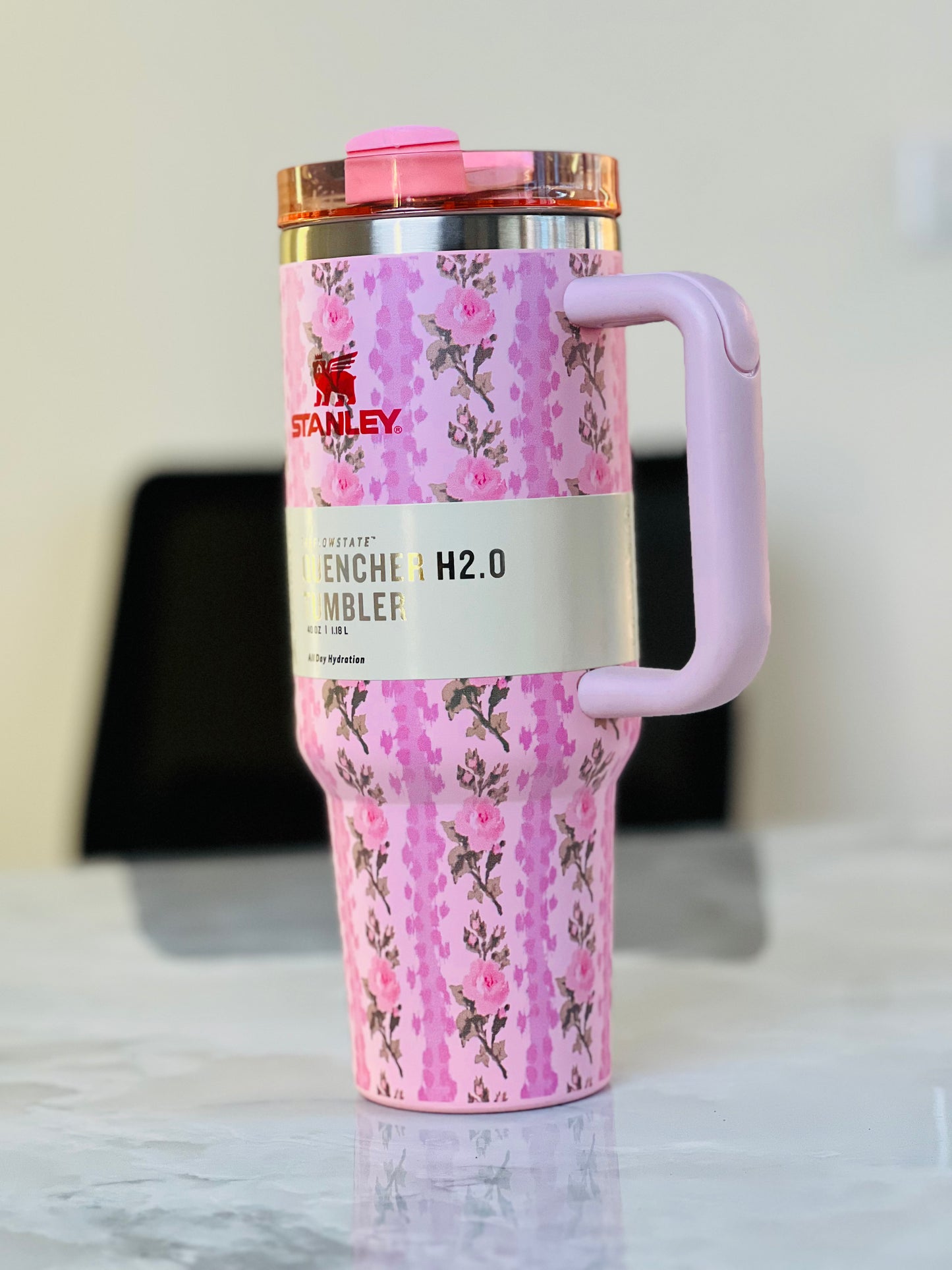 “Stanley Quencher H2.0 Tumbler 40oz – Floral Pink Limited Edition”