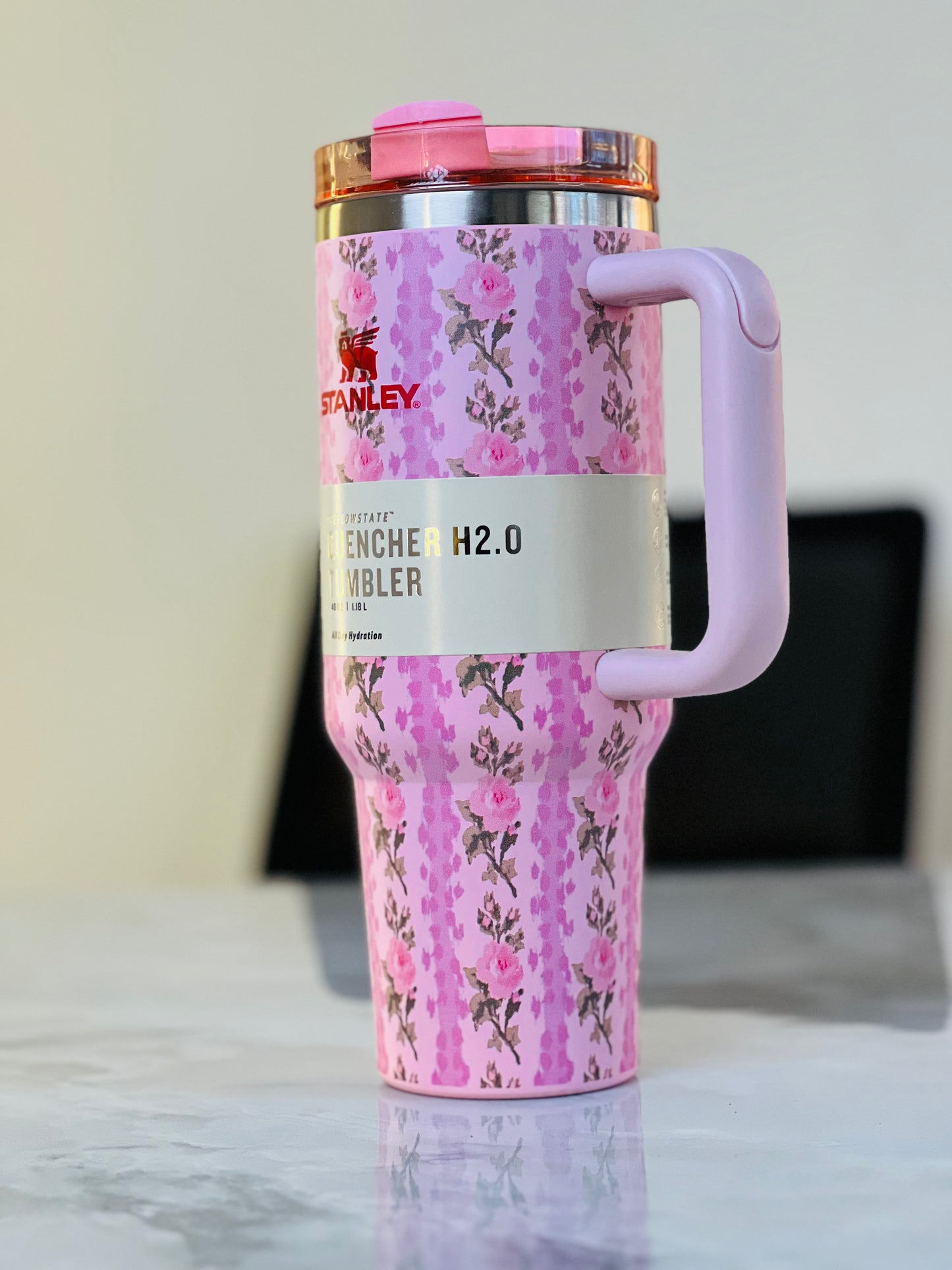 “Stanley Quencher H2.0 Tumbler 40oz – Floral Pink Limited Edition”