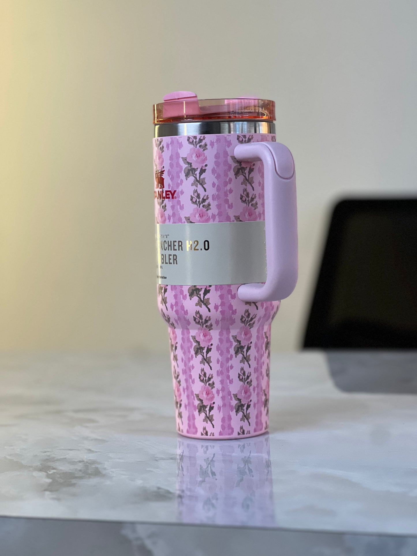 “Stanley Quencher H2.0 Tumbler 40oz – Floral Pink Limited Edition”