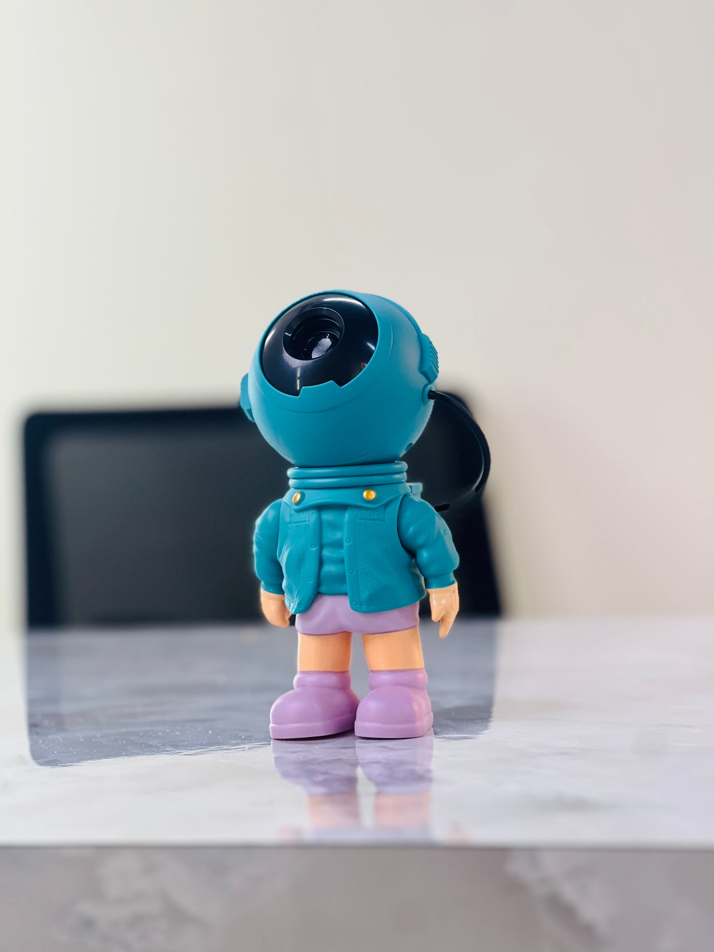 Astronaut Camera Buddy – Cute Space-Themed Collectible Action Figure with Big Lens Head