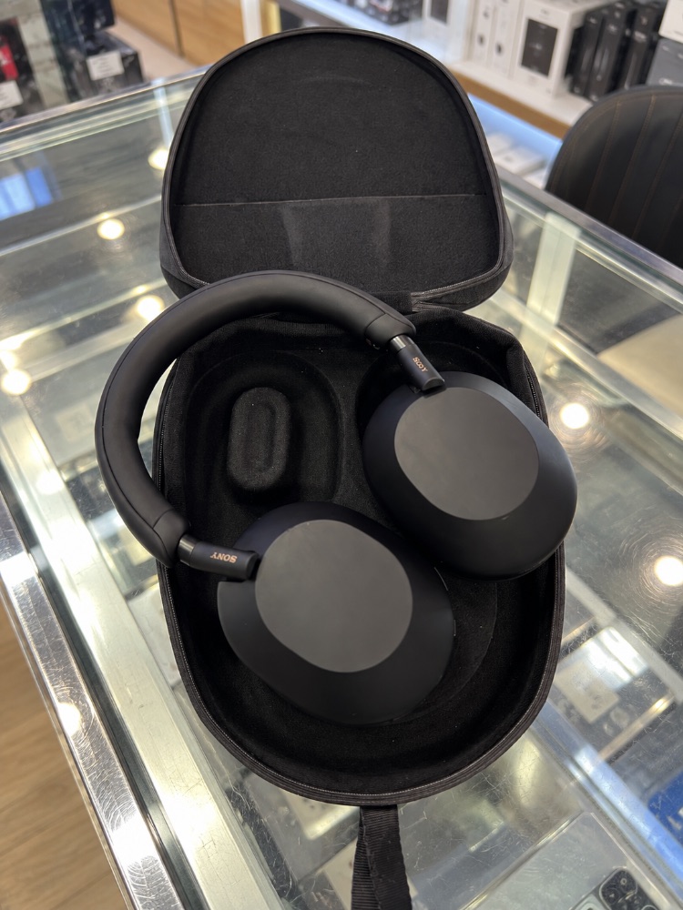 Sony WH-1000XM5 Pre-Owned Wireless Noise Cancelling Headphones | Adaptive ANC | 30 Hours Battery | Premium Over-Ear Headphones — photo 1